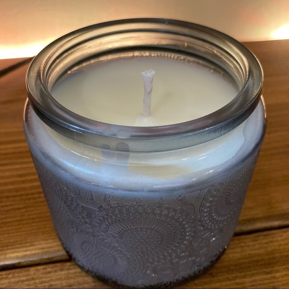 Hand poured soy Ginger White Tea candle - Picture 3 of 6